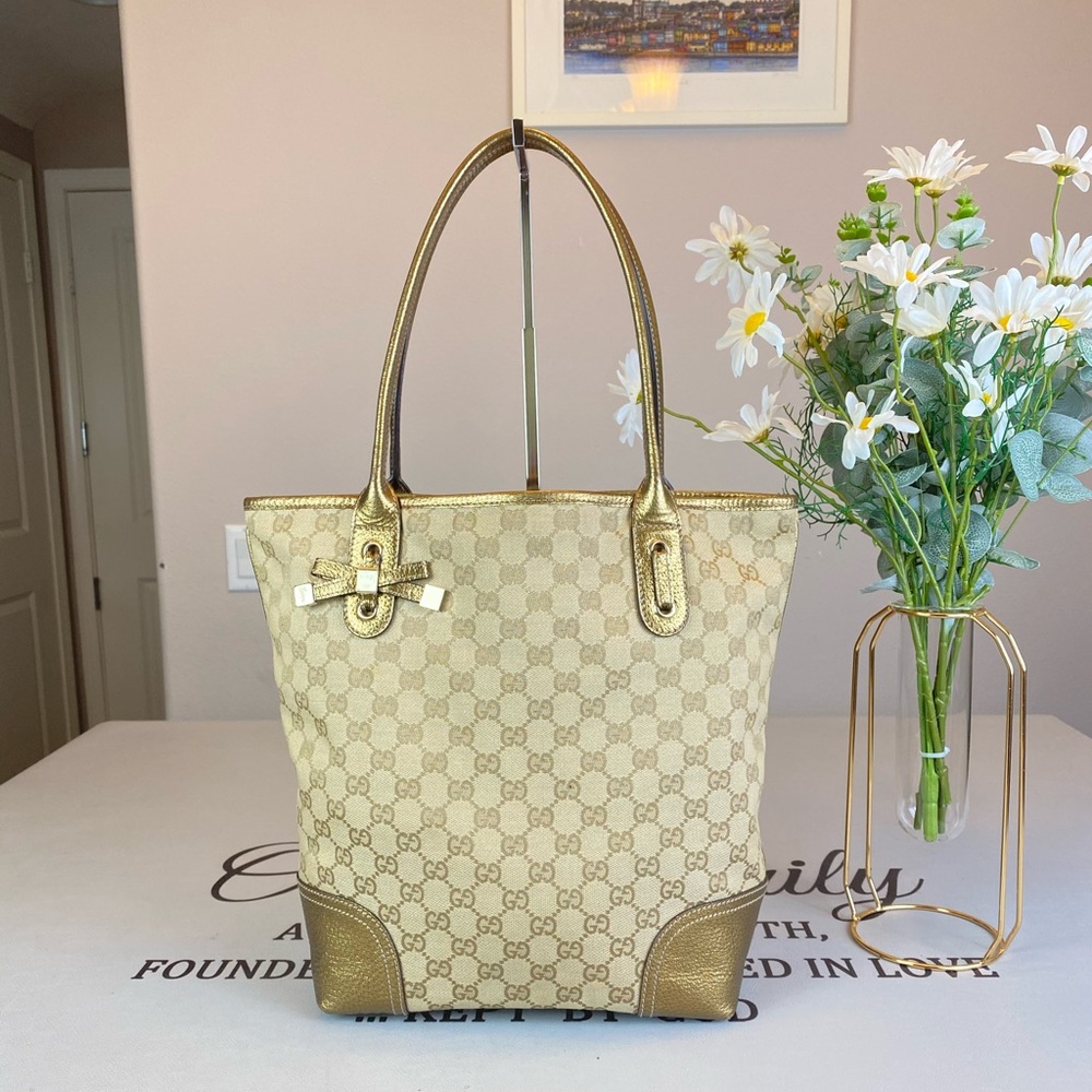 Gucci GG Logo Supreme Small Totes Shoulder Bag
